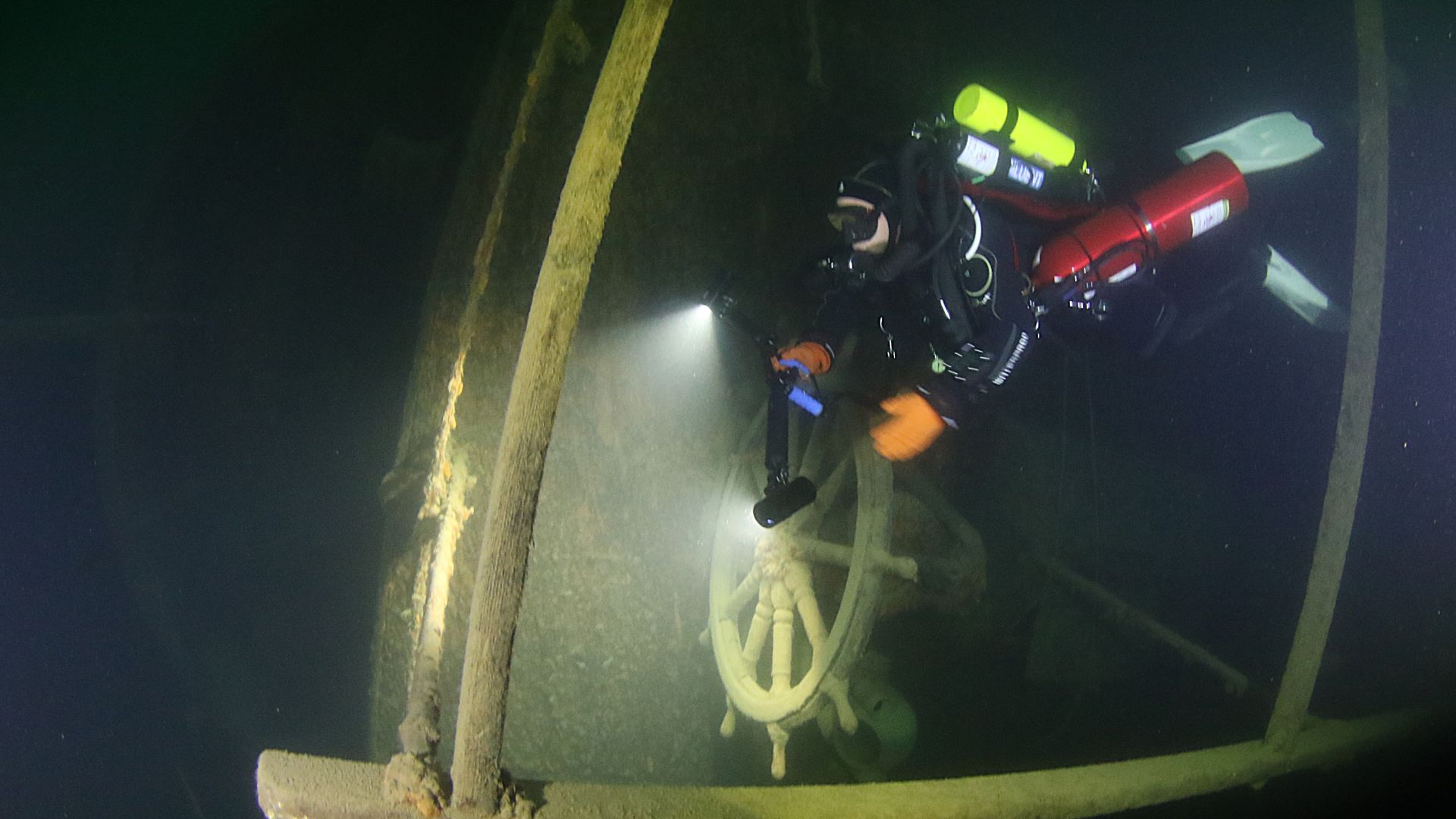 Preserved structure in Great Lakes freshwater