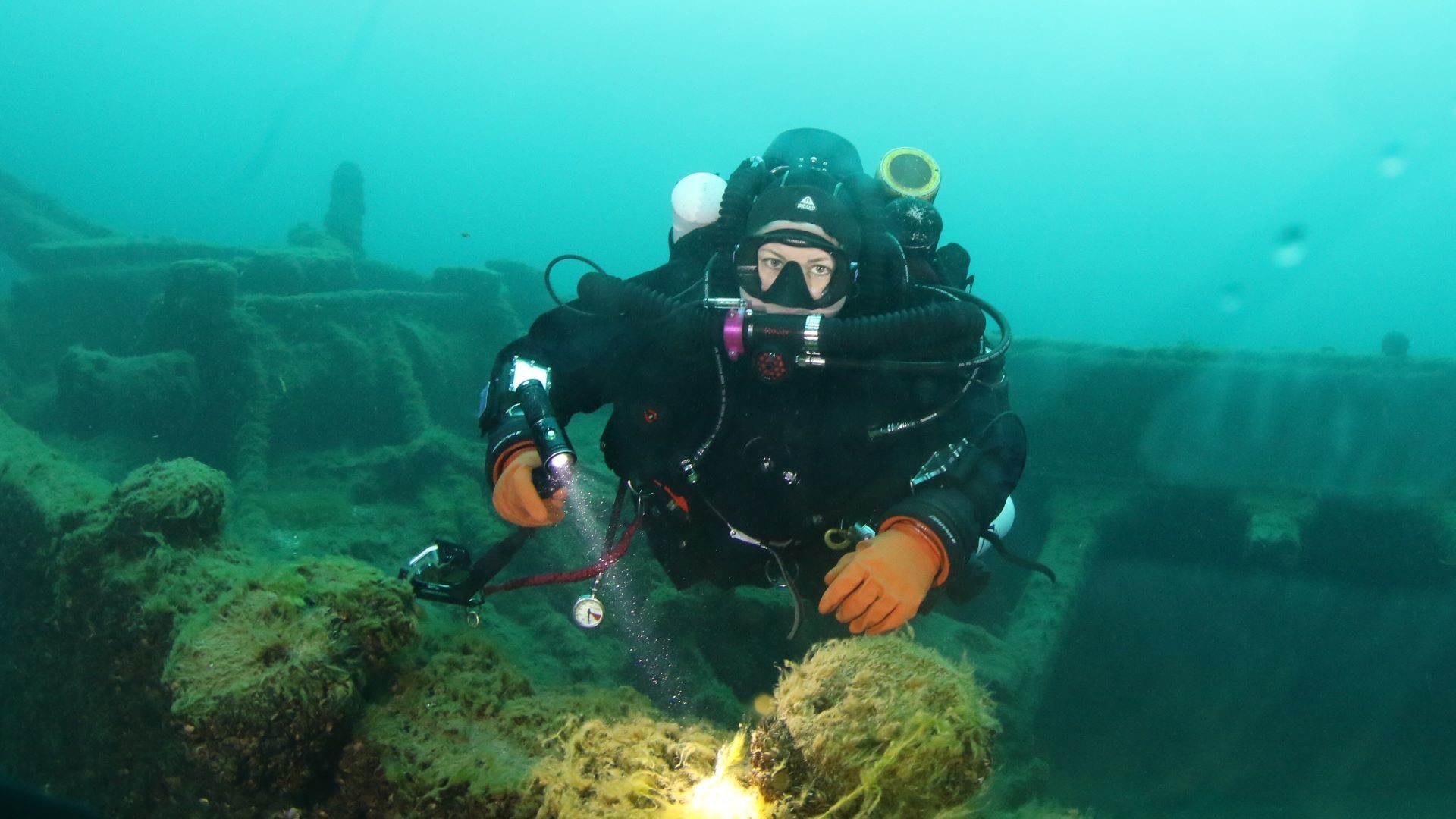 Lake Superior wreck diving atmosphere