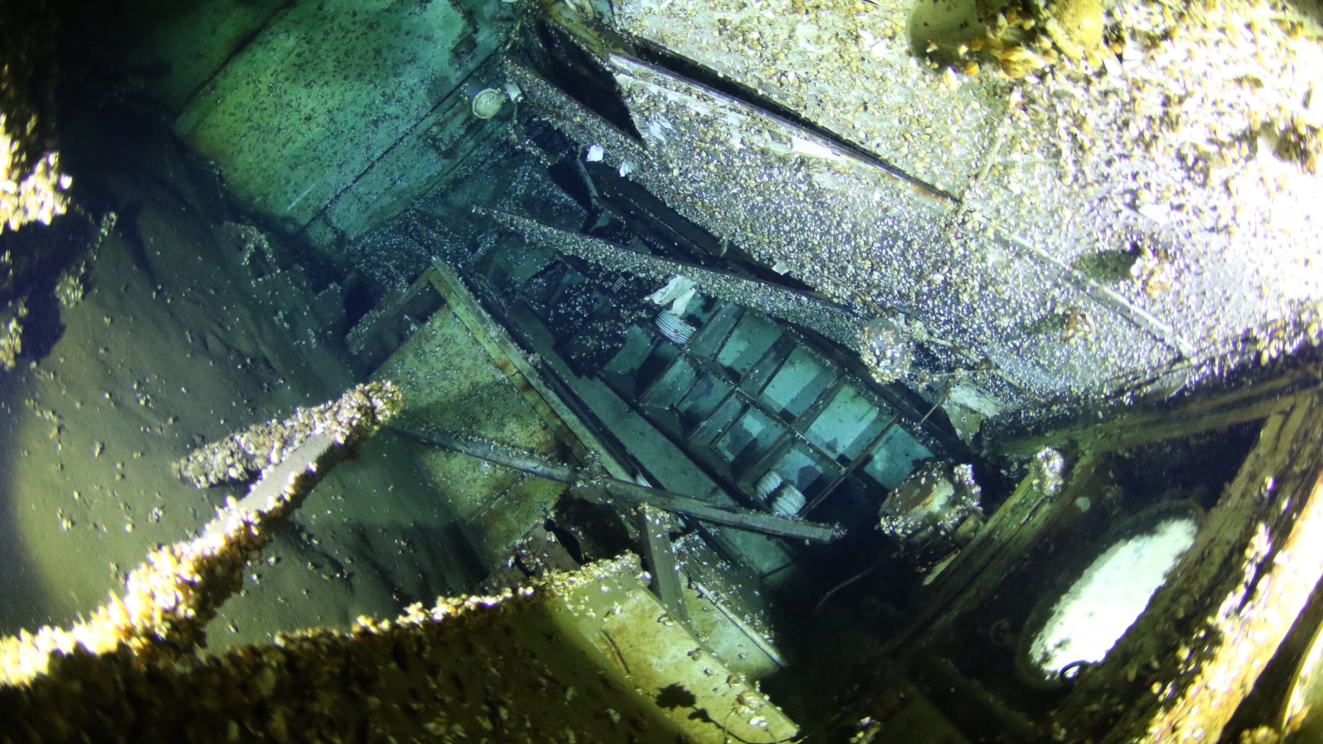 Overhead structure on a wreck